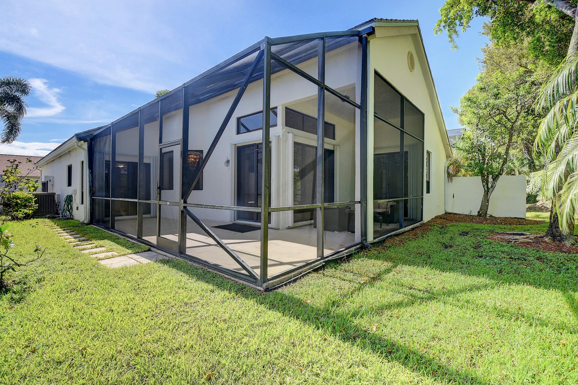  Residence photo 32