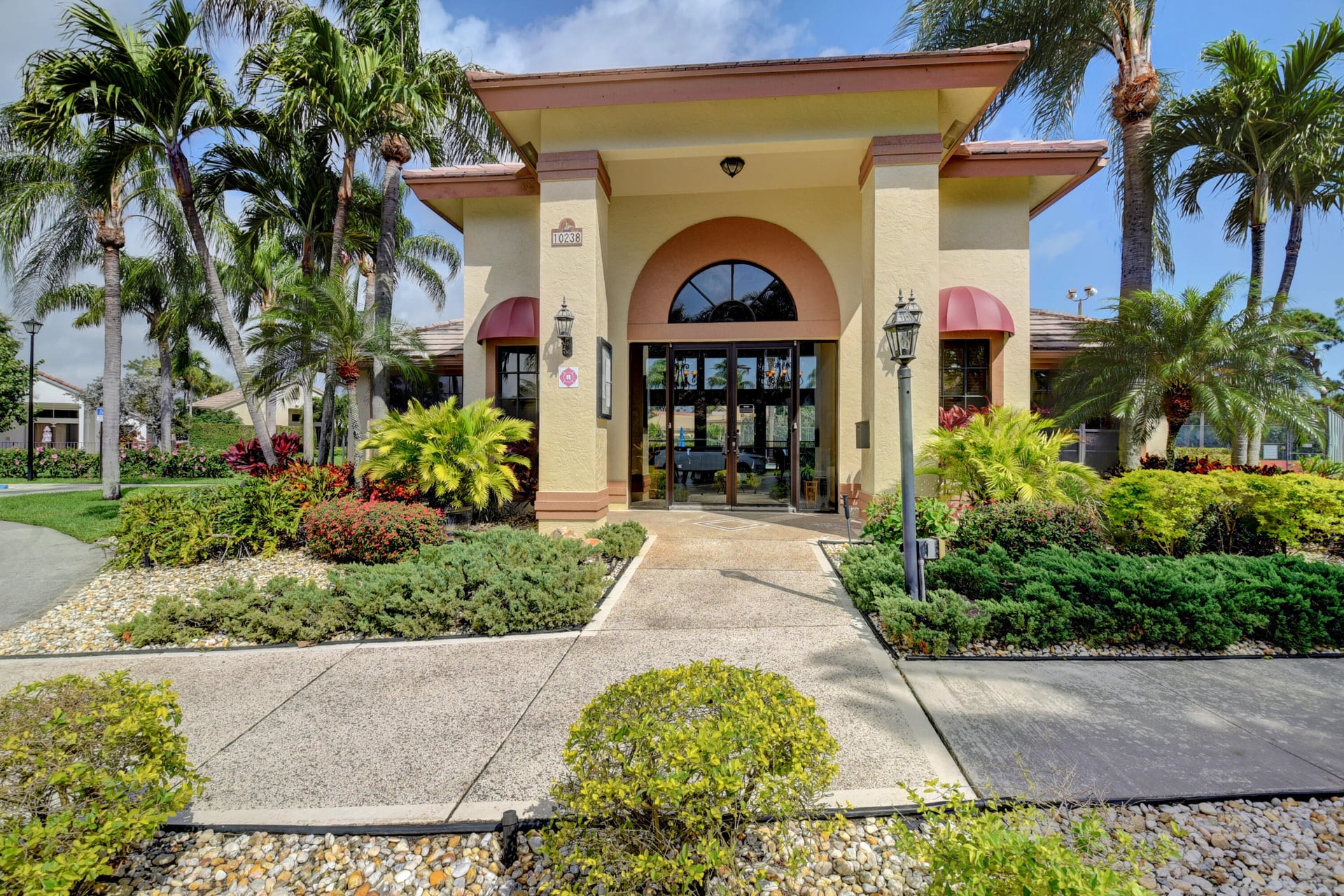  Residence photo 34