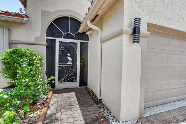  Residence photo 5
