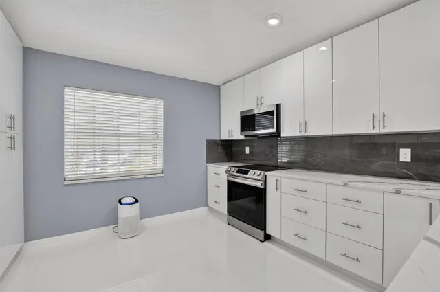  Residence photo 12
