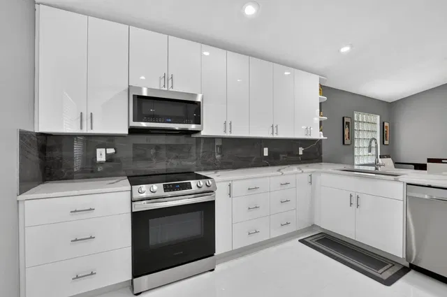  Residence photo 13