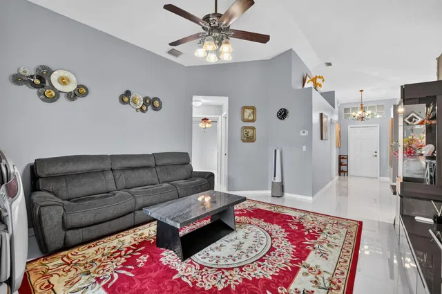 Residence photo 19