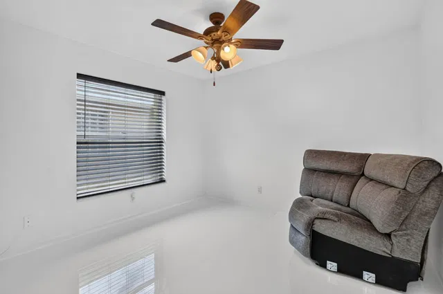  Residence photo 32