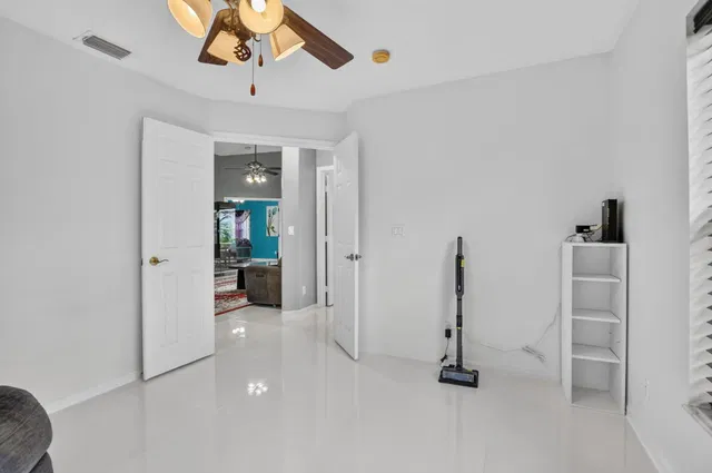  Residence photo 33