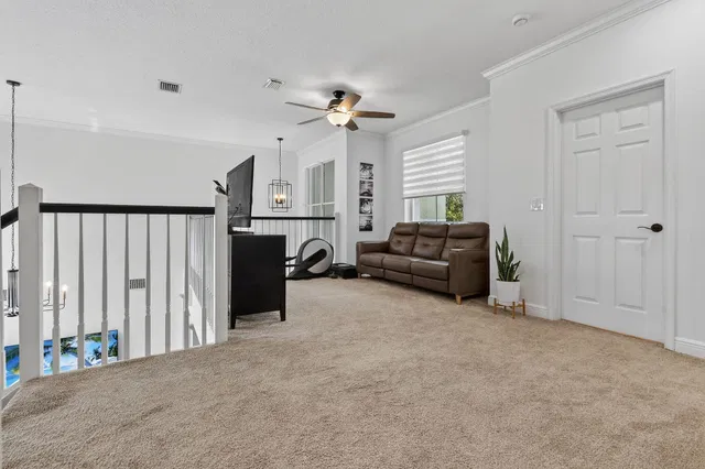 Residence photo 25