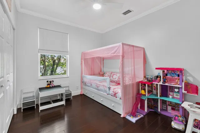 Residence photo 32