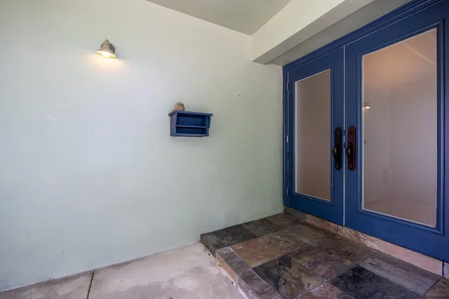  Residence photo 5