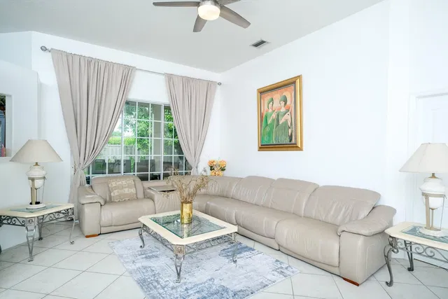 Residence photo 9