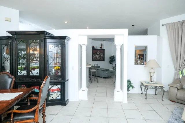 Residence photo 10