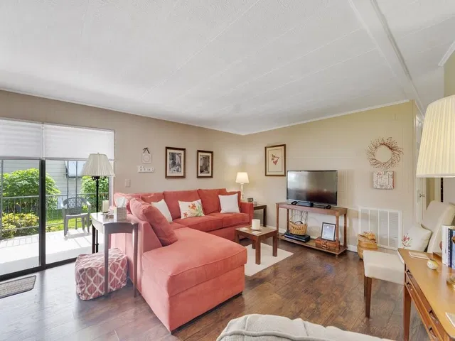 Residence photo 19