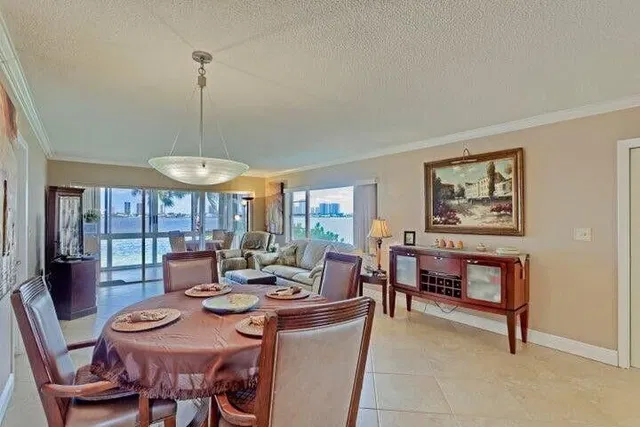 Unit 206 photo 15