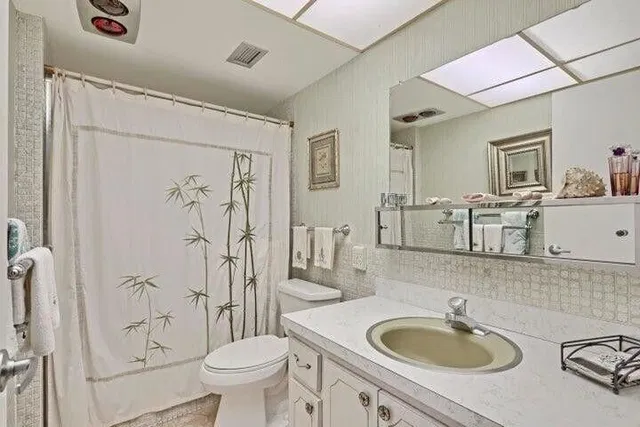 Unit 206 photo 20