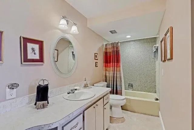 Unit 206 photo 28