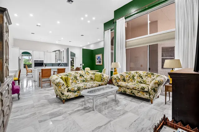 Residence photo 29