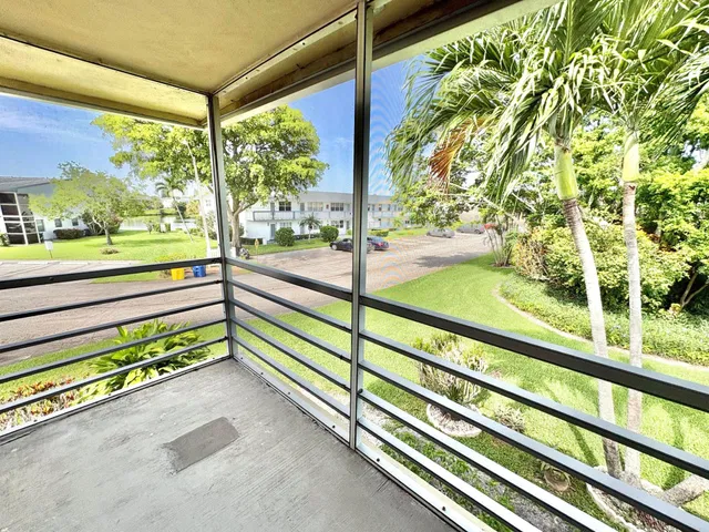  Residence photo 8