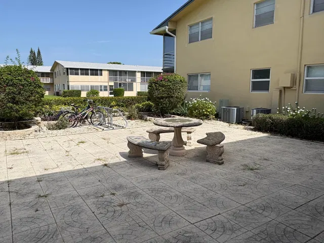  Residence photo 14