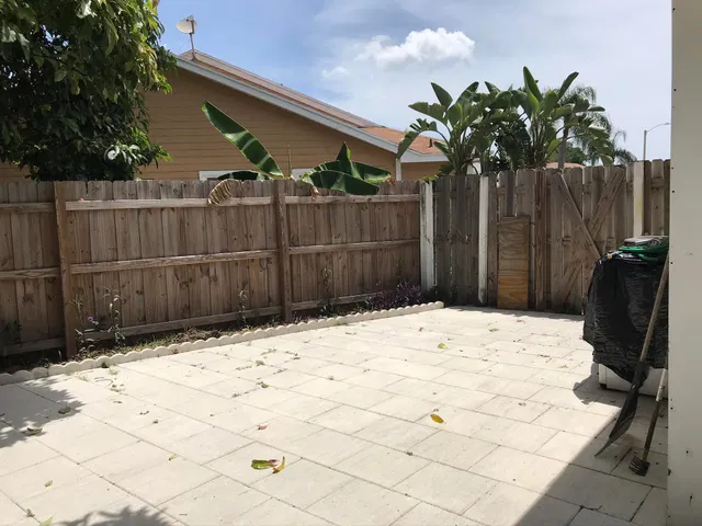 Residence photo 3