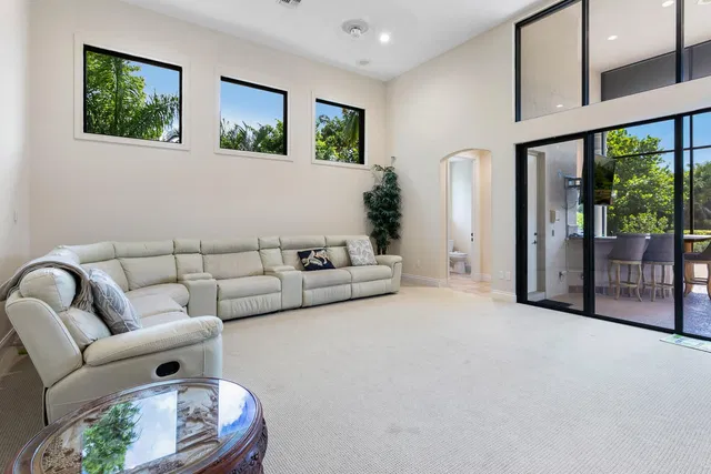  Residence photo 10