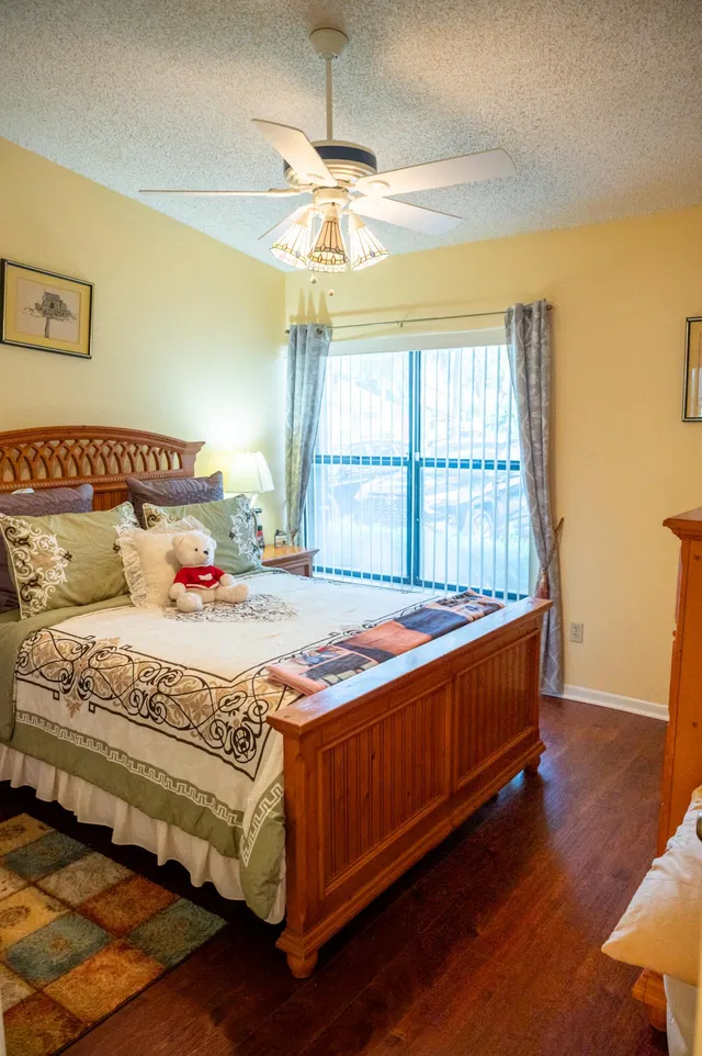 Unit C photo 3
