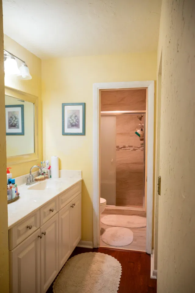 Unit C photo 11