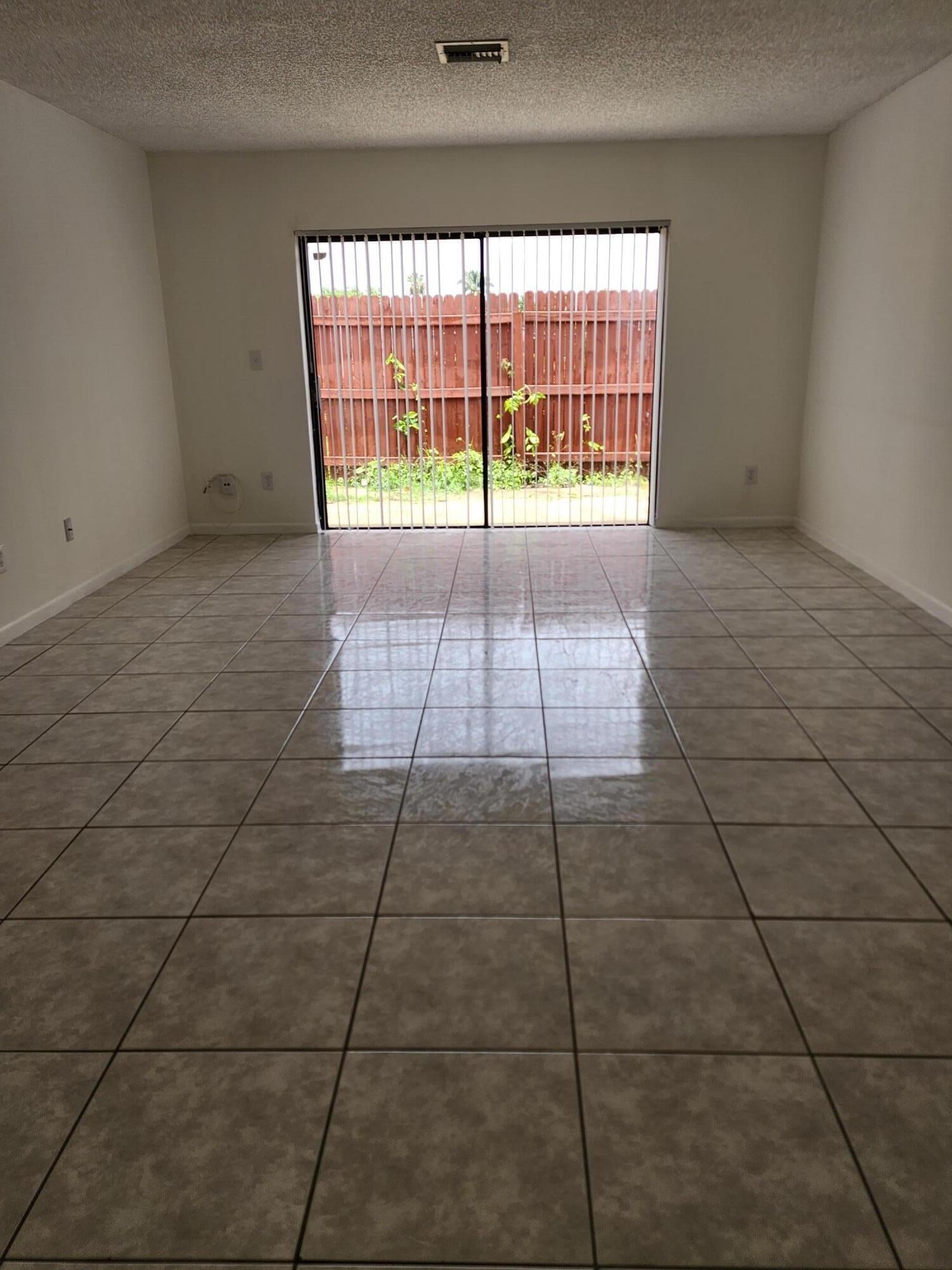 Residence photo 6