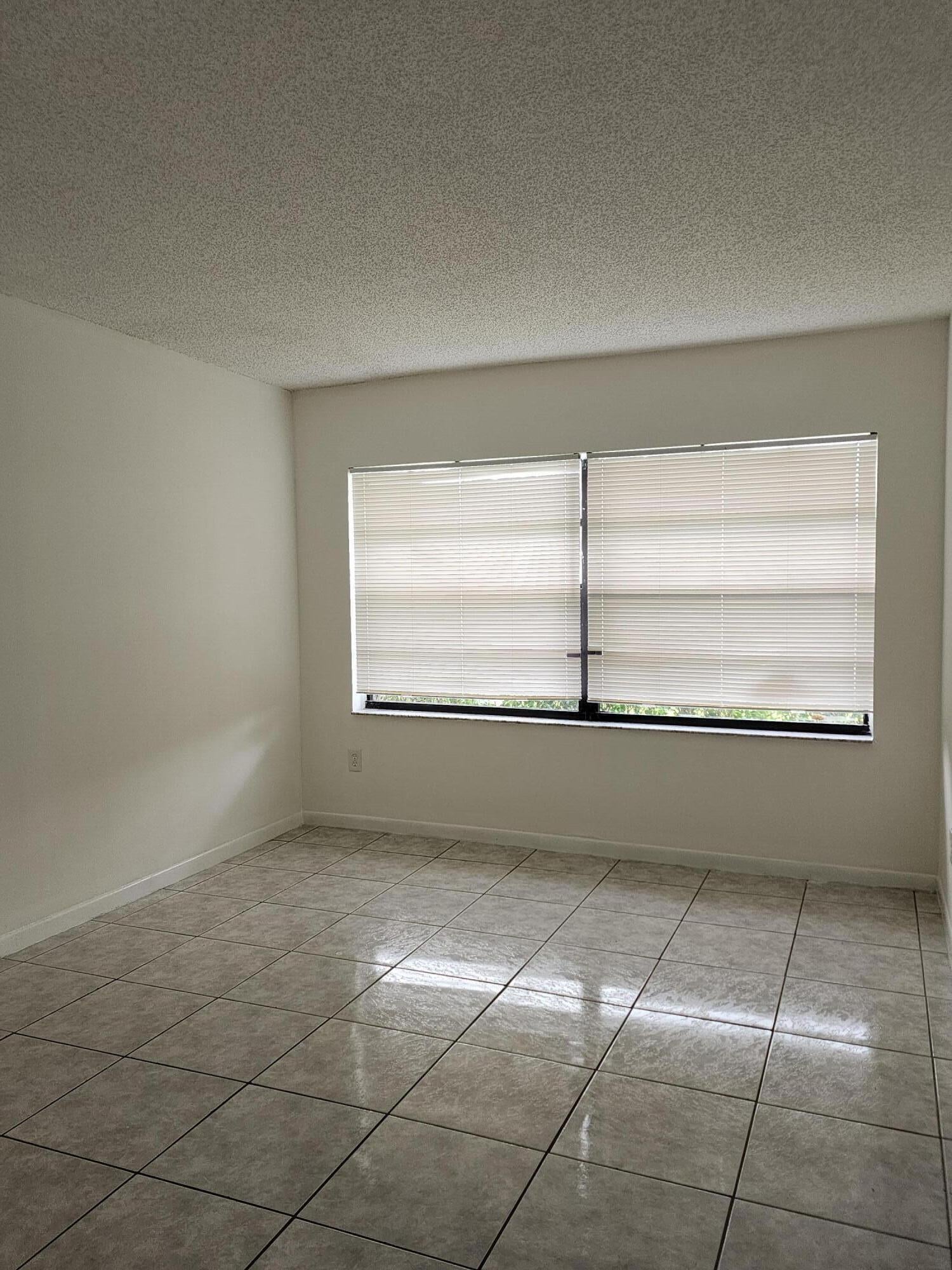 Residence photo 12