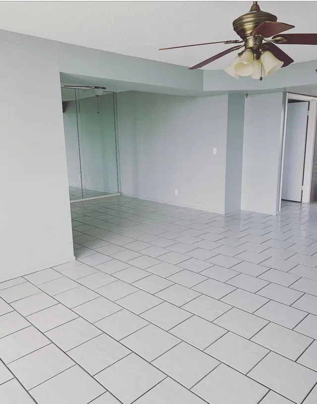  Unit 804 photo 6