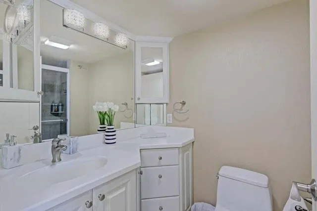 Eastpointe Singer Island Unit 11j photo 26