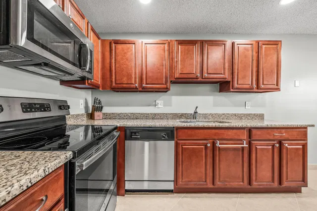 Unit 203 photo 7
