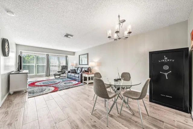 Unit 203 photo 14