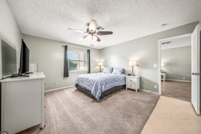 Unit 203 photo 20