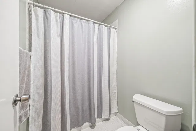 Unit 203 photo 22