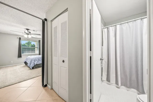 Unit 203 photo 23