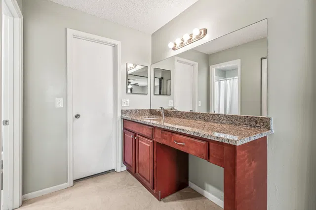 Unit 203 photo 24