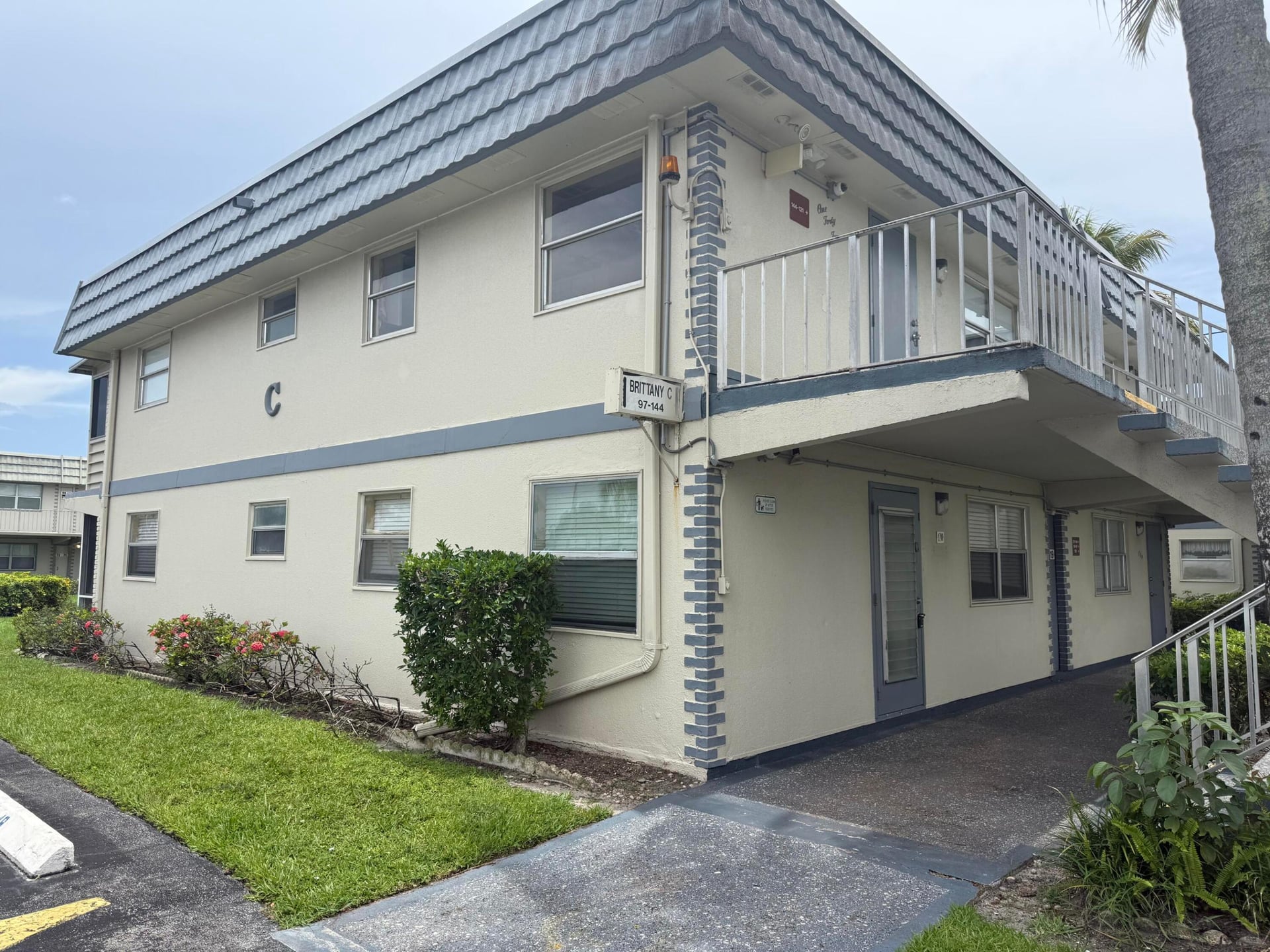  Unit C photo 7