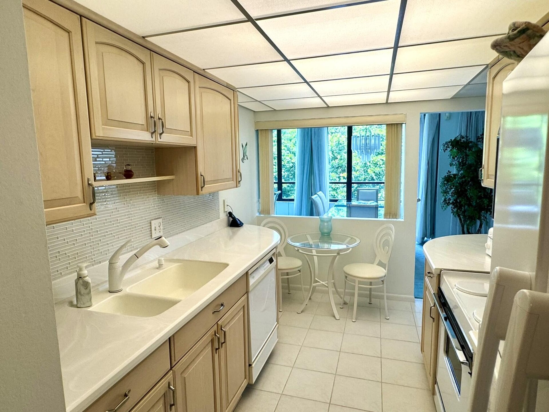 Unit 4100 photo 6
