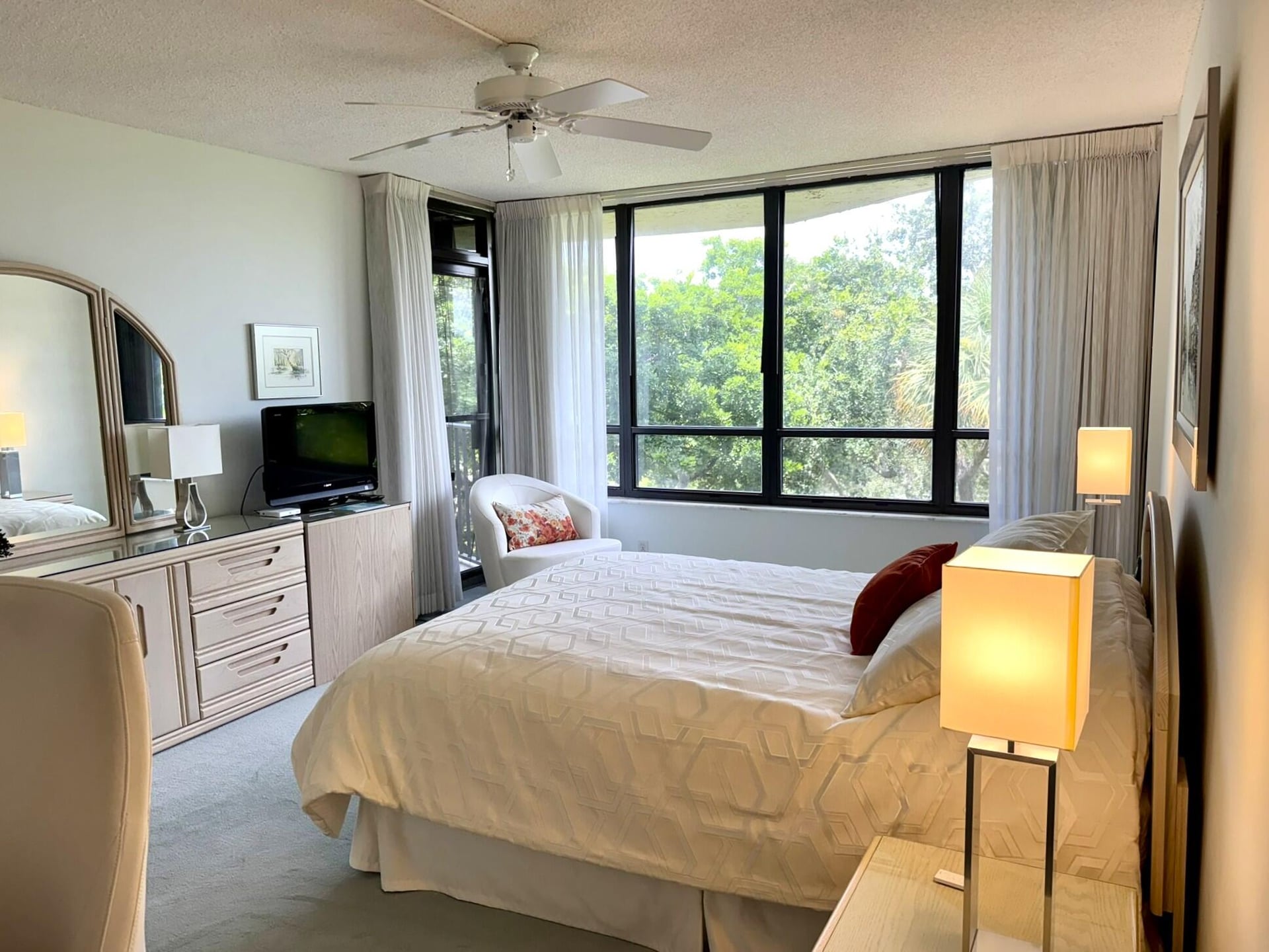 Unit 4100 photo 16