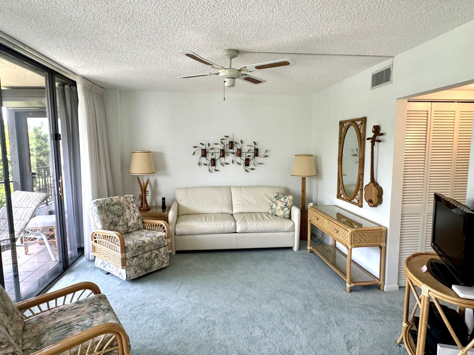 Unit 4100 photo 21