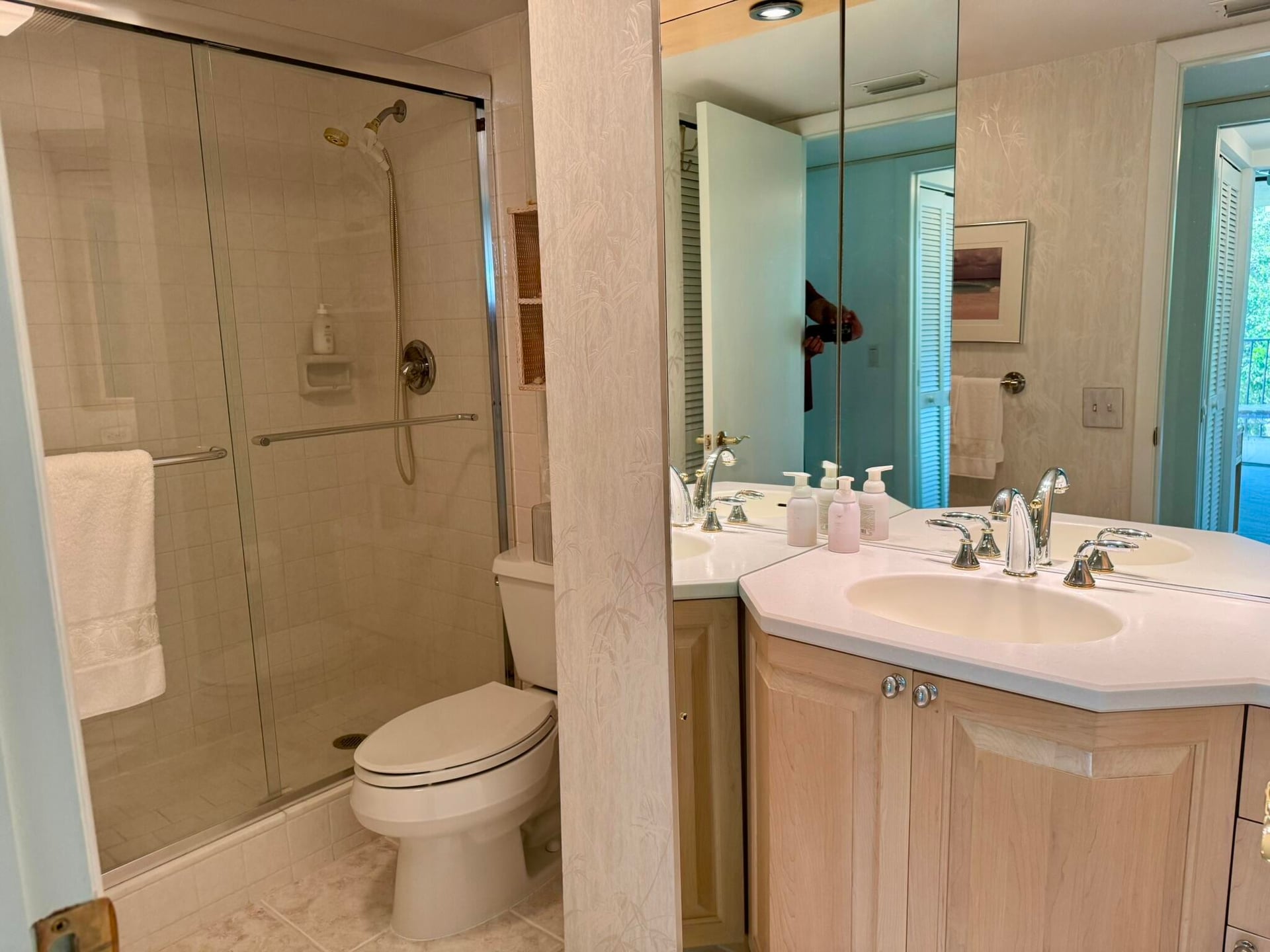 Unit 4100 photo 24