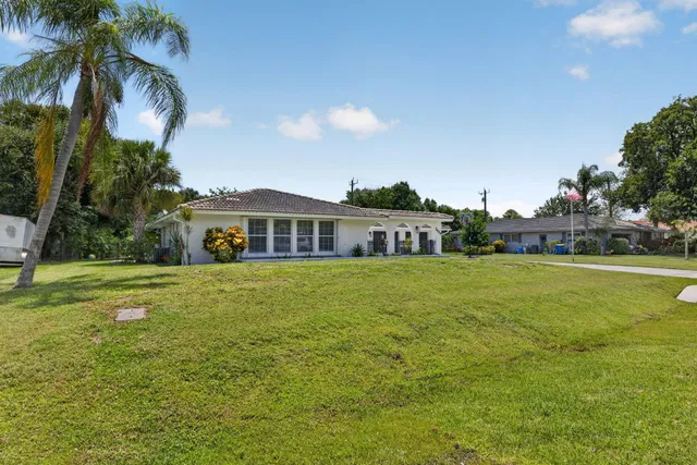Residence photo 2