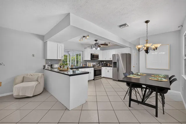 Residence photo 9