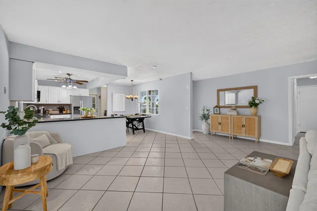 Residence photo 17