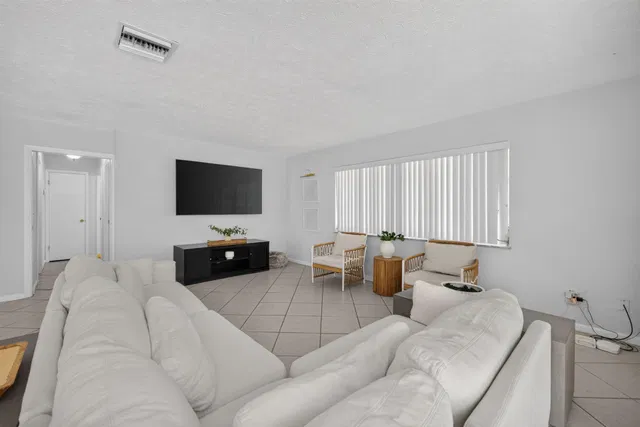 Residence photo 18