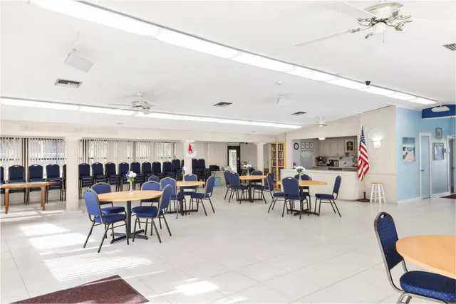 Unit C-1 photo 18