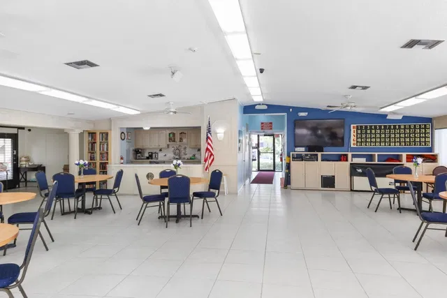 Unit C-1 photo 20