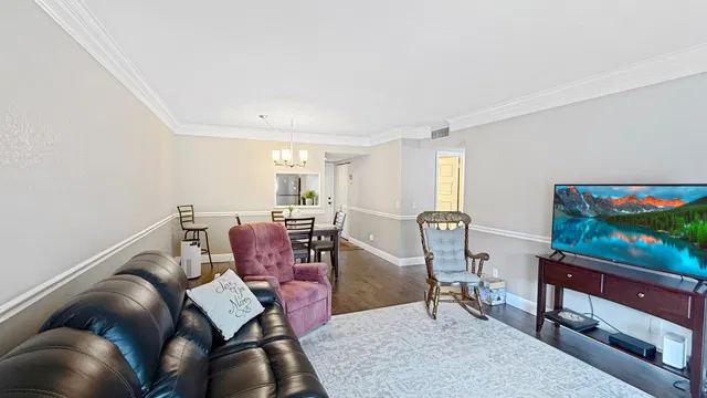 Unit 206 photo 3