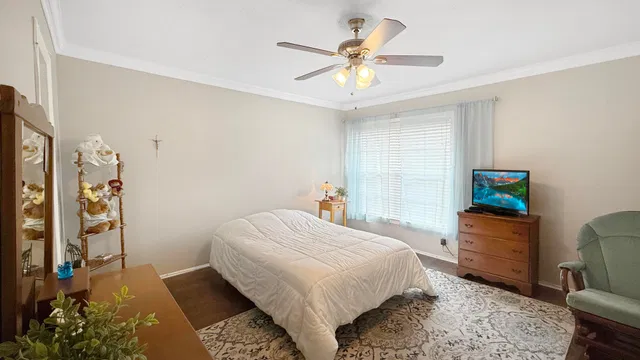 Unit 206 photo 6