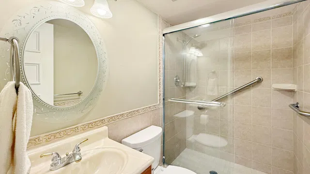 Unit 206 photo 9
