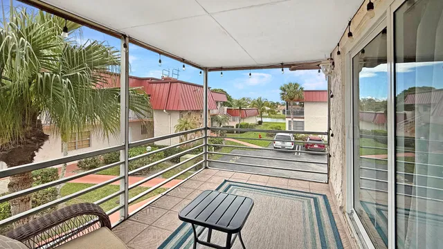 Unit 206 photo 11