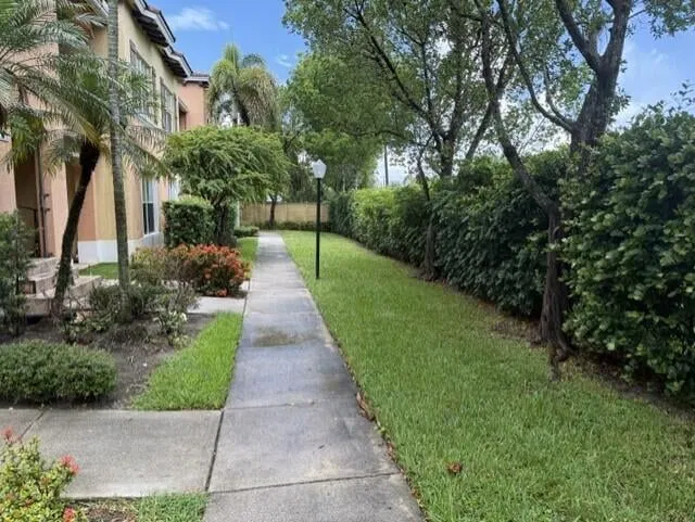 Unit 115 photo 5